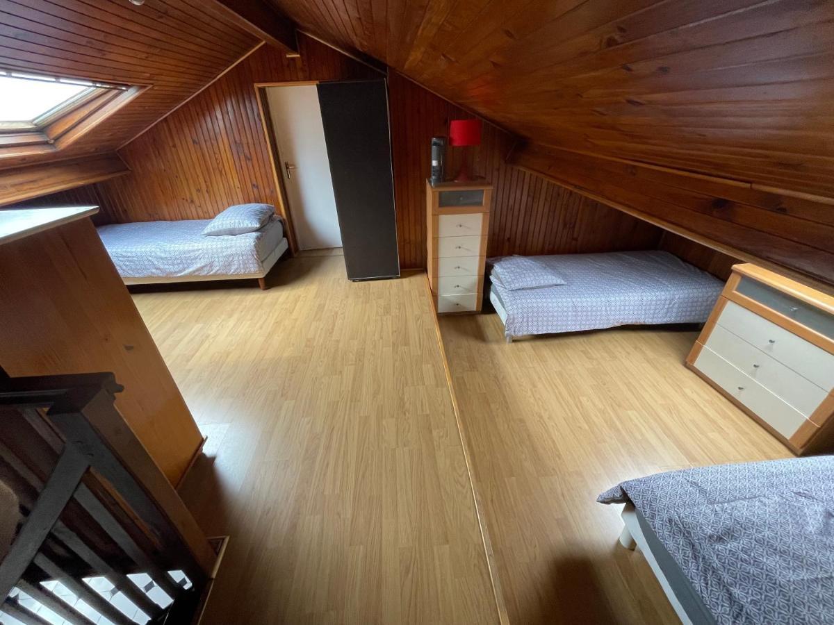 Agreable Appartement Dans Une Maison سان دوني المظهر الخارجي الصورة