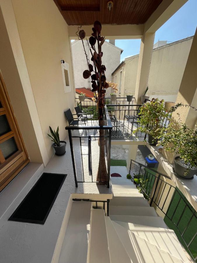 Agreable Appartement Dans Une Maison سان دوني المظهر الخارجي الصورة